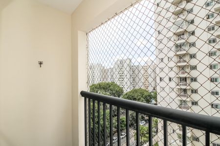 Apartamento para alugar com 117m², 3 quartos e sem vagaVaranda