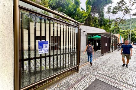 Apartamento à venda com 69m², 2 quartos e 1 vaga Apartamento à venda com 69m², 2 quartos e 1 vagaFachada