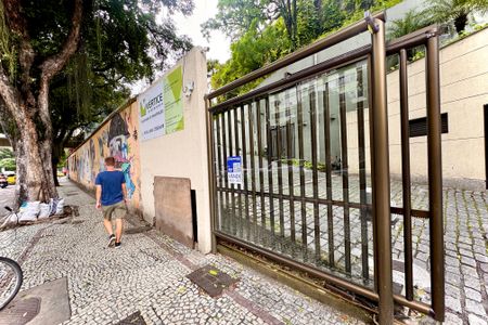 Apartamento à venda com 69m², 2 quartos e 1 vaga Apartamento à venda com 69m², 2 quartos e 1 vagaFachada