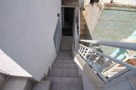 Casa para alugar com 120m², 3 quartos e sem vagaEscada