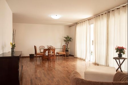 Apartamento para alugar com 200m², 3 quartos e 3 vagasSala