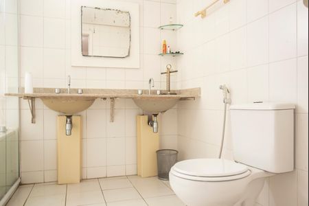 Apartamento para alugar com 200m², 3 quartos e 3 vagasBanheiro da Suíte 1