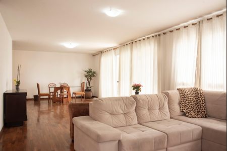 Apartamento para alugar com 200m², 3 quartos e 3 vagasSala