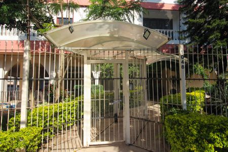 Apartamento à venda com 70m², 2 quartos e 1 vagaFachada e portaria