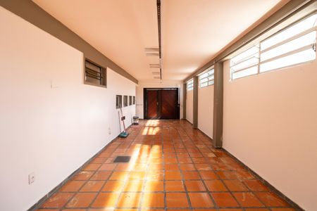 Garagem de casa para alugar com 3 quartos, 300m² em Parque Continental, São Paulo