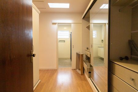 Casa para alugar com 300m², 3 quartos e 2 vagasSuíte