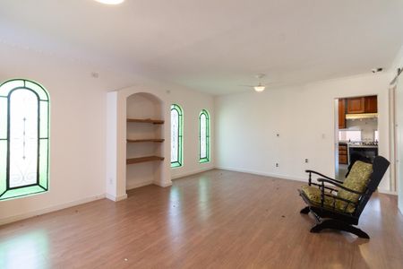 Sala de casa para alugar com 3 quartos, 300m² em Parque Continental, São Paulo