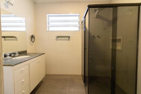 Casa para alugar com 300m², 3 quartos e 2 vagasBanheiro da Suíte