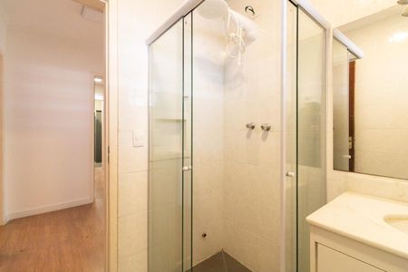 Casa para alugar com 300m², 3 quartos e 2 vagasBanheiro social