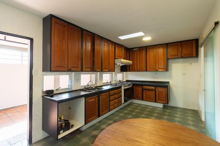 Cozinha de casa para alugar com 3 quartos, 300m² em Parque Continental, São Paulo