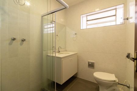 Casa para alugar com 300m², 3 quartos e 2 vagasBanheiro social