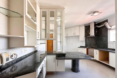 Apartamento à venda com 188m², 4 quartos e 3 vagas Apartamento à venda com 188m², 4 quartos e 3 vagasCozinha