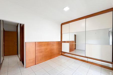 Apartamento à venda com 188m², 4 quartos e 3 vagas Apartamento à venda com 188m², 4 quartos e 3 vagasSuíte 2