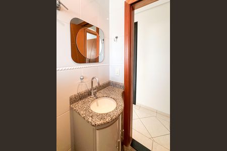 Apartamento à venda com 188m², 4 quartos e 3 vagas Apartamento à venda com 188m², 4 quartos e 3 vagasLavabo