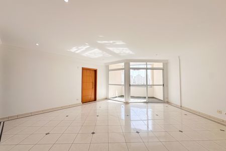 Apartamento à venda com 188m², 4 quartos e 3 vagas Apartamento à venda com 188m², 4 quartos e 3 vagasSala