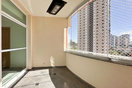 Apartamento à venda com 188m², 4 quartos e 3 vagas Apartamento à venda com 188m², 4 quartos e 3 vagasSacada