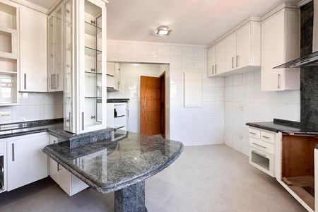 Apartamento à venda com 188m², 4 quartos e 3 vagas Apartamento à venda com 188m², 4 quartos e 3 vagasCozinha