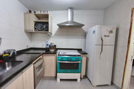 Casa à venda com 130m², 3 quartos e 2 vagasCozinha