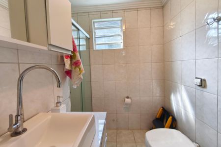 Casa à venda com 130m², 3 quartos e 2 vagasBanheiro Social