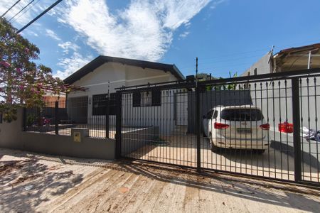 Casa à venda com 130m², 3 quartos e 2 vagasFachada