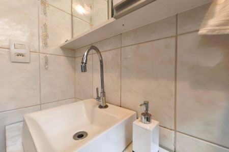 Casa à venda com 130m², 3 quartos e 2 vagasBanheiro Social