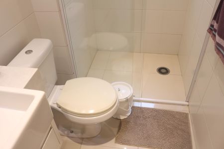 Apartamento para alugar com 242m², 3 quartos e 3 vagasBanheiro da Suíte 1