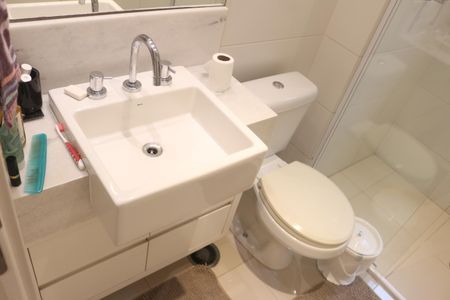 Apartamento para alugar com 242m², 3 quartos e 3 vagasBanheiro da Suíte 1