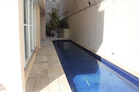 Apartamento para alugar com 242m², 3 quartos e 3 vagasÁrea comum - Piscina