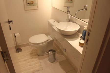 Apartamento para alugar com 242m², 3 quartos e 3 vagasLavabo 1