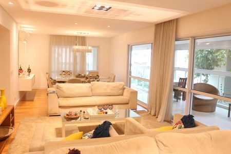 Apartamento para alugar com 242m², 3 quartos e 3 vagasSala