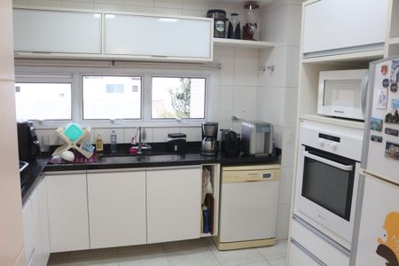 Apartamento para alugar com 242m², 3 quartos e 3 vagasCozinha