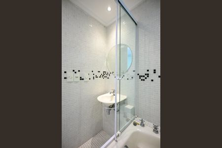 Apartamento para alugar com 458m², 4 quartos e 4 vagasBanheiro da Suíte 1