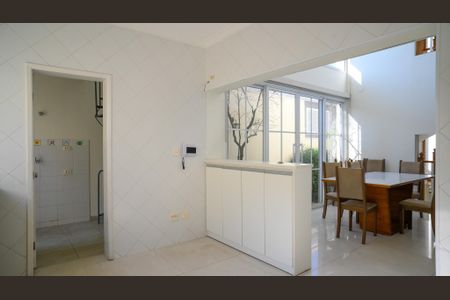 Casa à venda com 300m², 4 quartos e 3 vagasCozinha