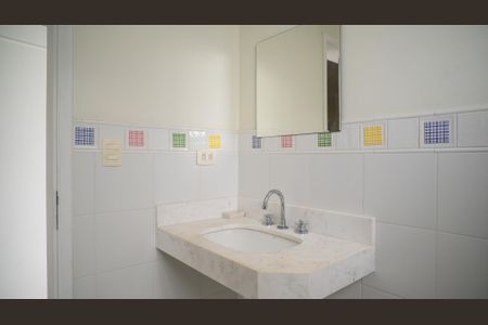 Casa à venda com 300m², 4 quartos e 3 vagasBanheiro Suite 3