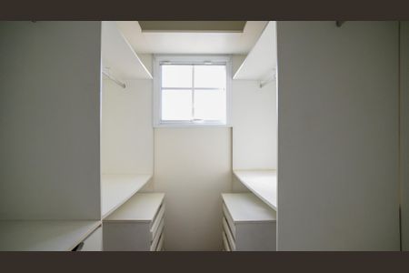 Casa à venda com 300m², 4 quartos e 3 vagasCloset Suite 1