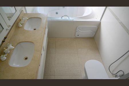 Casa à venda com 300m², 4 quartos e 3 vagasBanheiro Suite 1