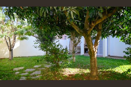 Casa à venda com 300m², 4 quartos e 3 vagasQuintal