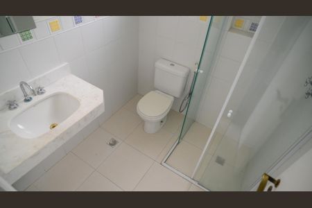 Casa à venda com 300m², 4 quartos e 3 vagasBanheiro Suite 3
