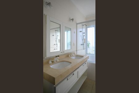 Casa à venda com 300m², 4 quartos e 3 vagasBanheiro Suite 1