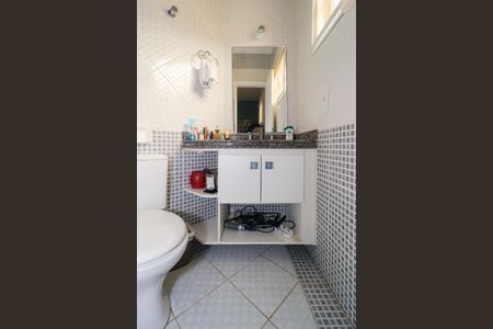 Casa à venda com 181m², 3 quartos e 4 vagasBanheiro da Suíte 2