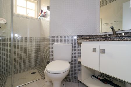 Casa à venda com 181m², 3 quartos e 4 vagasBanheiro da Suíte 2