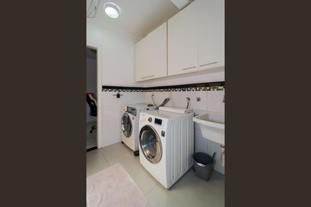 Casa à venda com 181m², 3 quartos e 4 vagasÁrea de Serviço