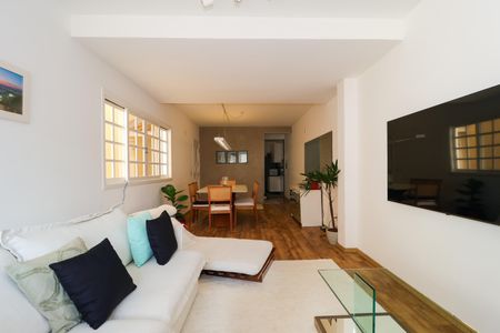 Casa à venda com 181m², 3 quartos e 4 vagasSala