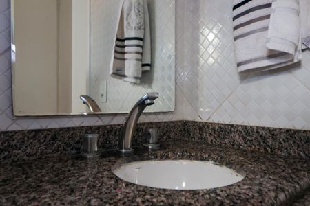 Casa à venda com 181m², 3 quartos e 4 vagasBanheiro da Suíte 2