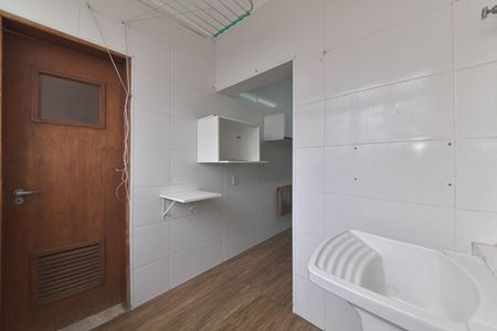 Apartamento à venda com 70m², 3 quartos e 1 vaga Apartamento à venda com 70m², 3 quartos e 1 vagaLavanderia