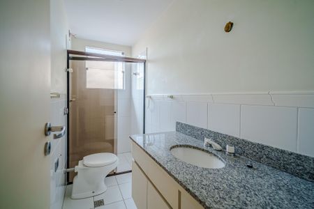 Casa para alugar com 250m², 4 quartos e 3 vagas Casa para alugar com 250m², 4 quartos e 3 vagasBanheiro da Suíte
