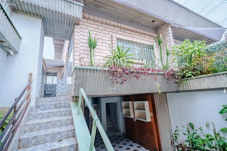 Casa para alugar com 250m², 4 quartos e 3 vagas Casa para alugar com 250m², 4 quartos e 3 vagasFachada