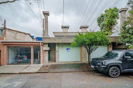 Casa para alugar com 250m², 4 quartos e 3 vagas Casa para alugar com 250m², 4 quartos e 3 vagasPlaca