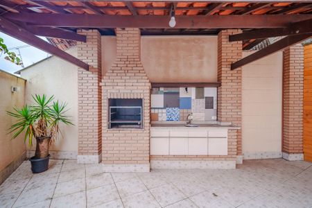 Casa para alugar com 250m², 4 quartos e 3 vagas Casa para alugar com 250m², 4 quartos e 3 vagasÁrea Externa