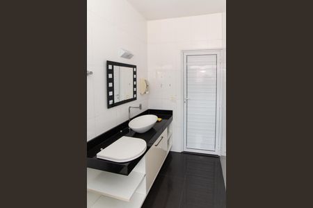 Casa para alugar com 132m², 2 quartos e 2 vagas Casa para alugar com 132m², 2 quartos e 2 vagasBanheiro da Suíte